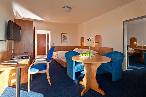 Familienzimmer mit Verbindungstür