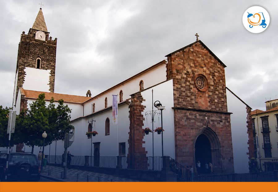 Historic Centres - Tuk Madeira City Tours